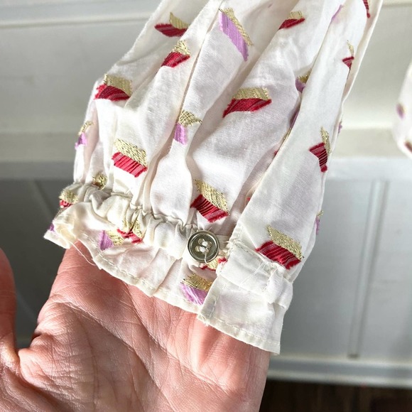 POINT SUR Ruffle Popover Blouse - Picture 4 of 7